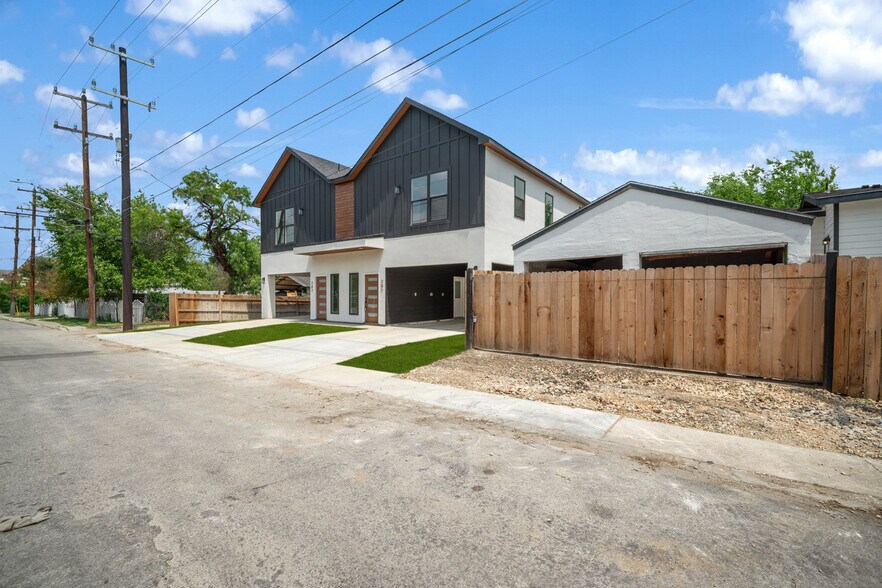 Building Photo - Room in Townhome on Princeton Ave