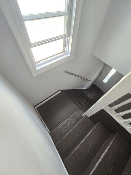 Building Photo - 528 Magnolia Ave