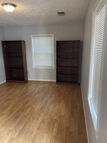 Livingroom - 504 Mountain Park Rd