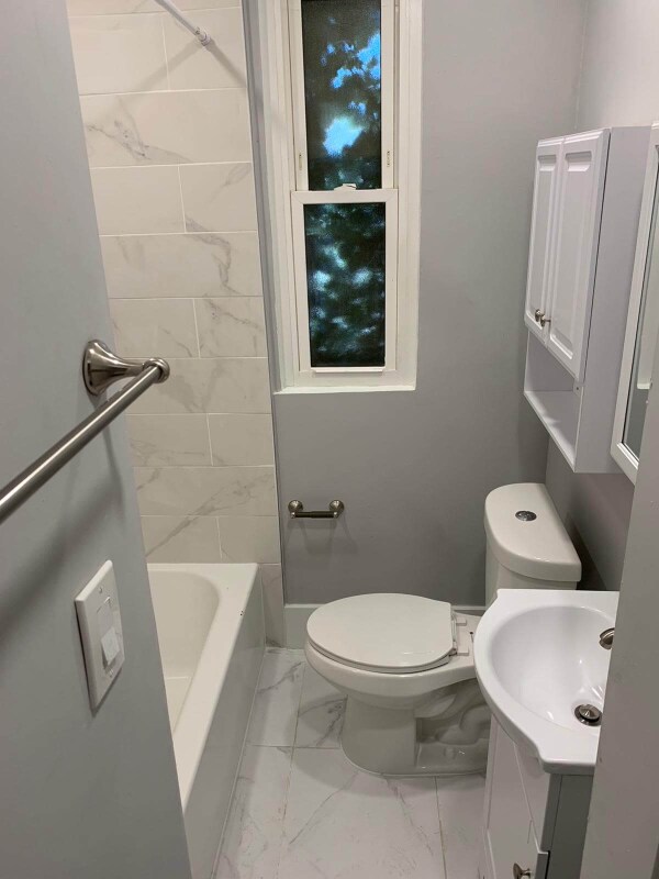 Building Photo - 49 E Cliveden St