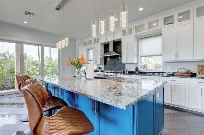 Building Photo - 7785 Grand Oak Cir