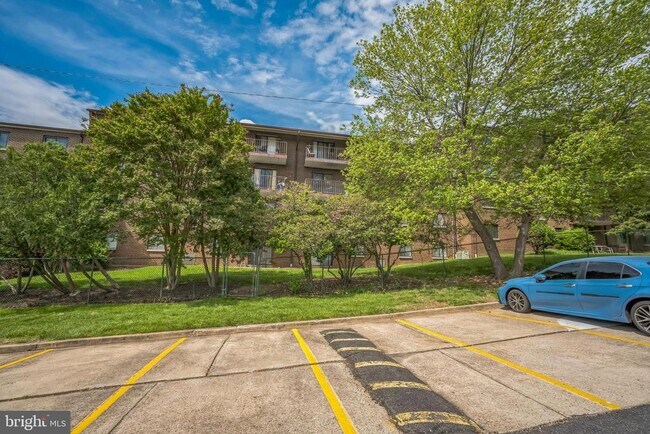 Building Photo - 6220 Edsall Rd