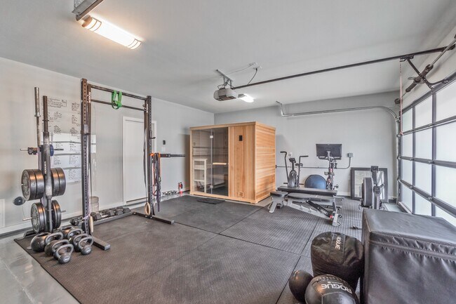 Building Photo - Stylish 2BR/2.5BA Townhome in Prime East Dallas – Attached Garage, Unbeatable Location