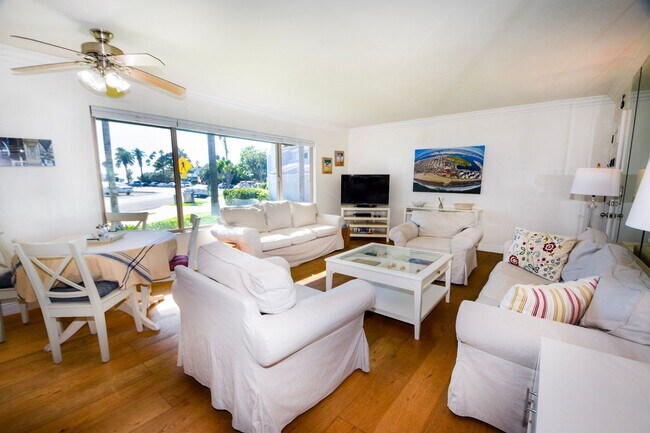 Building Photo - 1052 Isabella Ave