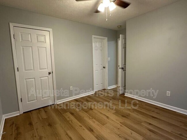 Building Photo - 5243 Aruba Cir