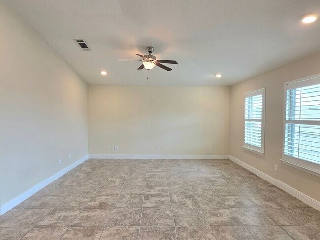 Building Photo - 5625 Shooting Star Ct