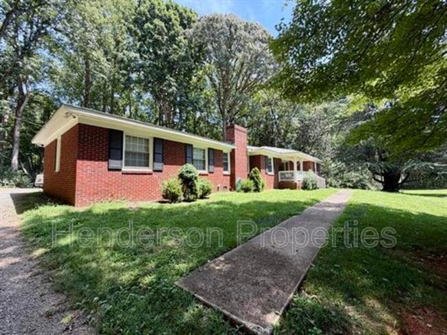 Building Photo - 6801 Woodland Cres
