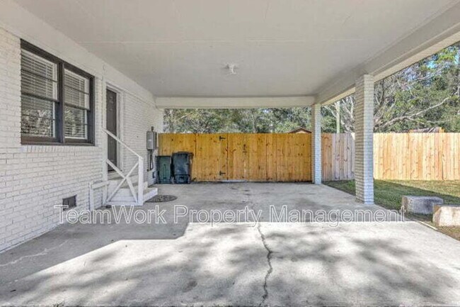 Building Photo - 702 N Palmetto St