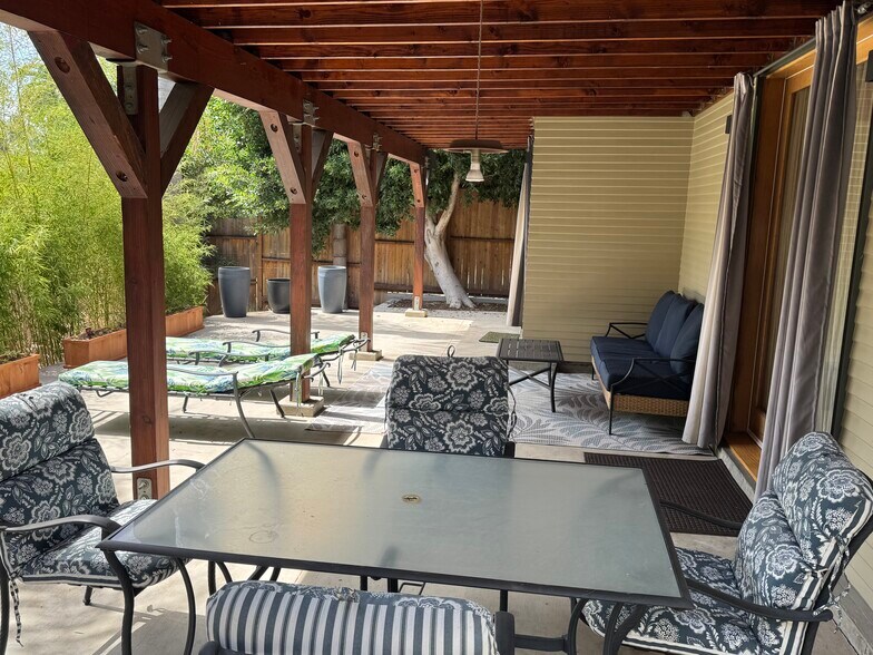 Large private patio - 966 Manzanita St