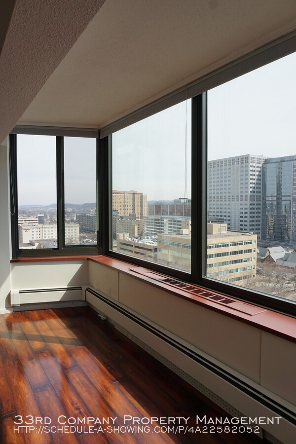 Building Photo - 207 5th Ave SW