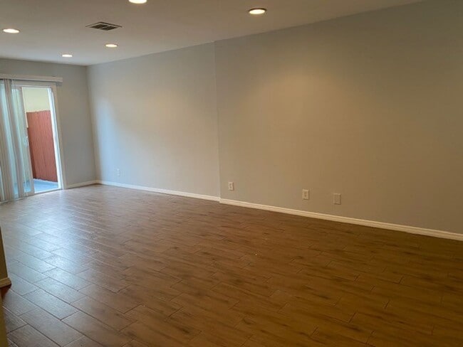 Building Photo - **Coming Soon ** Spacious 4-Bedroom Townho...