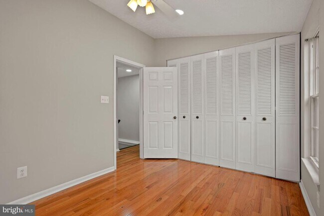 Building Photo - 1539 Woodcrest Dr