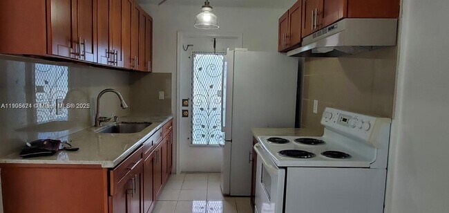 Building Photo - 1715 Wiley St