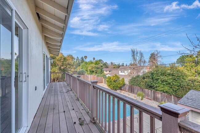 Building Photo - Tri-Level Home in Los Gatos