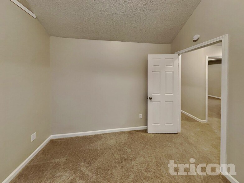 Building Photo - 222 Southwind Ln