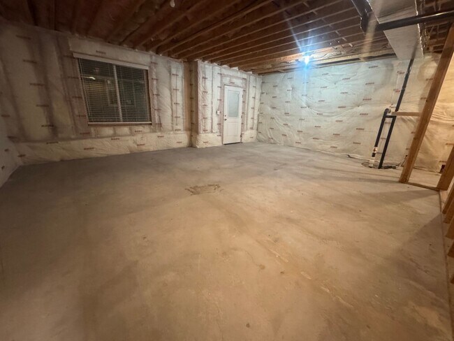 Building Photo - Beautiful Traverse Mtn. Townhome for rent!