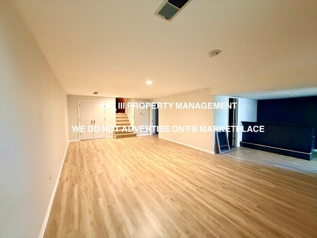 Building Photo - 4301 W 112th Terrace