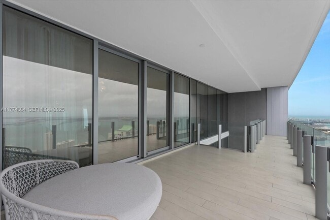 Building Photo - 300 Biscayne Blvd Way