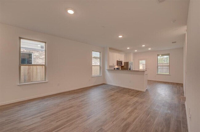 Building Photo - 16110 Elbridge Ct