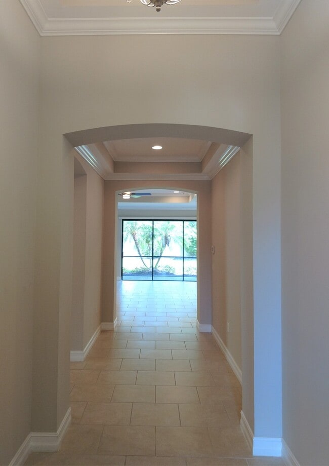 Building Photo - Unfurnished Annual Rental - Lovely 3 Bedroom Home in Calusa Park. Nicely upgraded and Pet Friendly