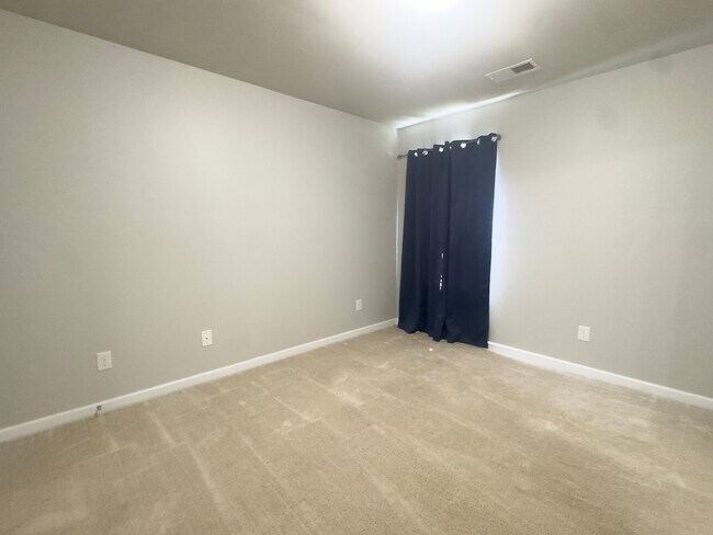 Building Photo - 234 Highland View Dr