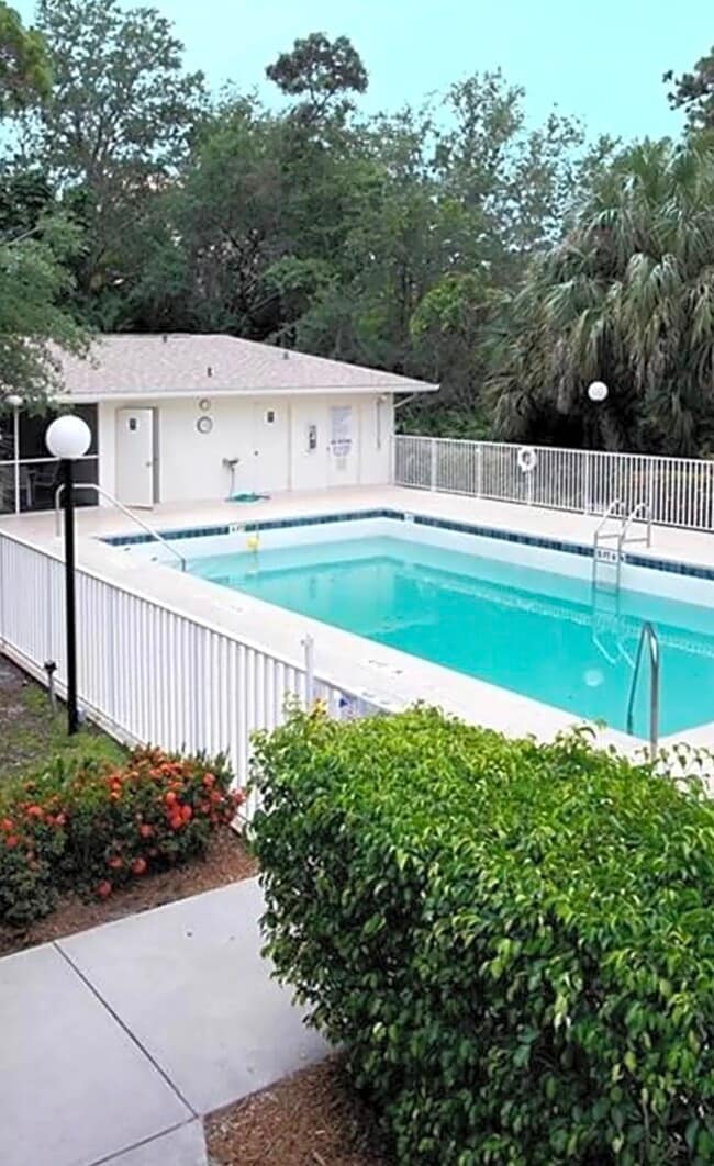 Building Photo - 15171 Cedarwood Ln