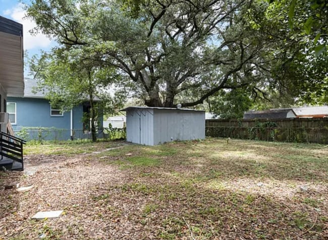 Building Photo - 8213 N Elmer St