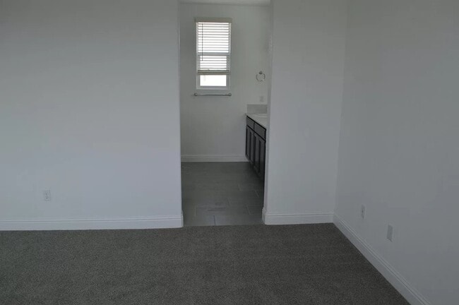 Building Photo - 2447 Quesada Dr