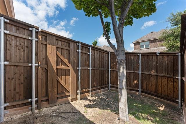 Building Photo - 2104 Barx Dr