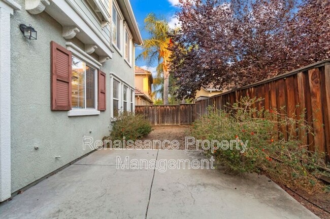 Building Photo - 288 W Fauna Ave