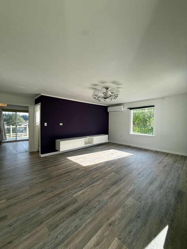 Building Photo - Well-Maintained 3-Bedroom Home in Prime Everett Location