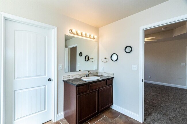 Building Photo - Beautiful open 4/2/2 in Frenship School Di...