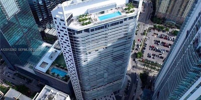 Building Photo - 1300 Brickell Bay Dr