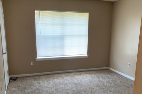 Building Photo - Loggins Court Apartments