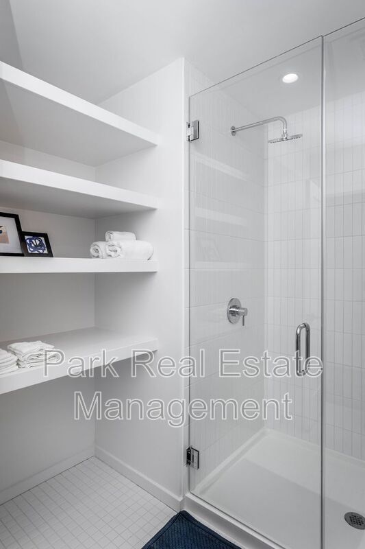 Building Photo - 323 S East St