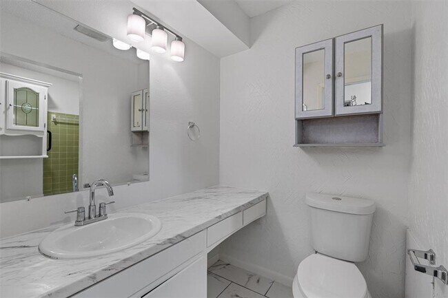 Building Photo - 2616-2618 Audubon Pl