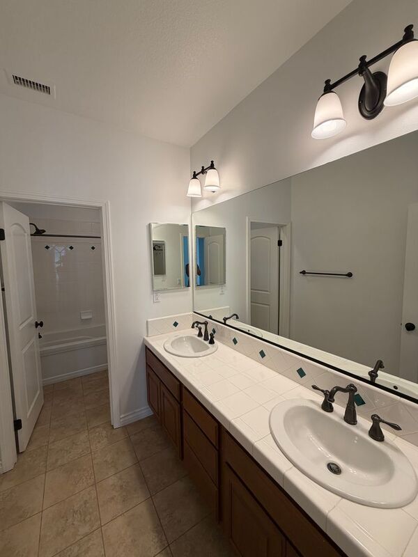 Building Photo - 46172 Pinon Pine Way