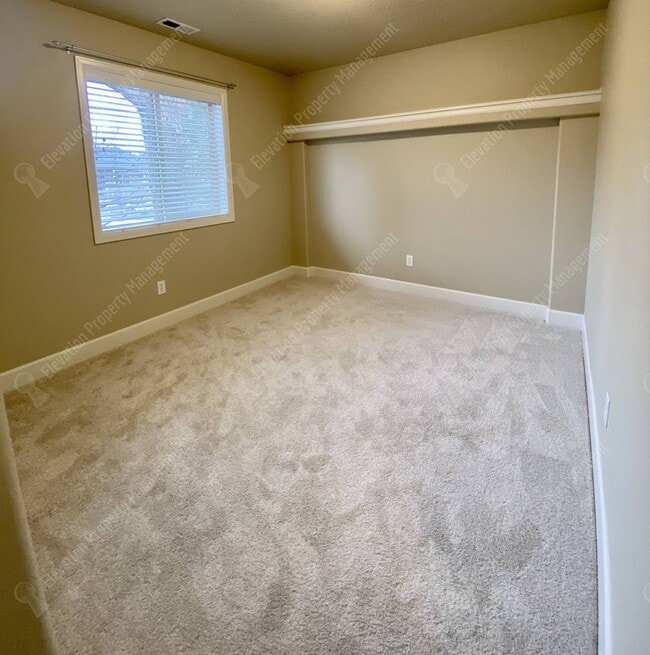 Building Photo - 3-BR Craftsman Home in NW Bend- Boyd Acres