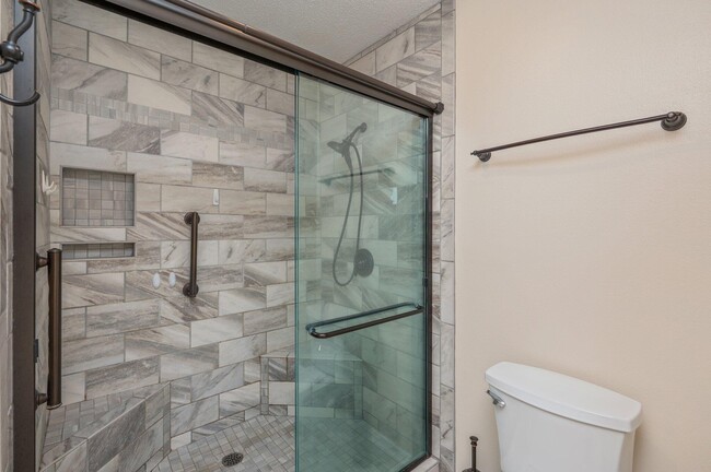 Building Photo - 3009 La Salle Ct