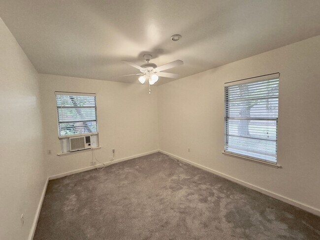 Building Photo - 4708 Red River St