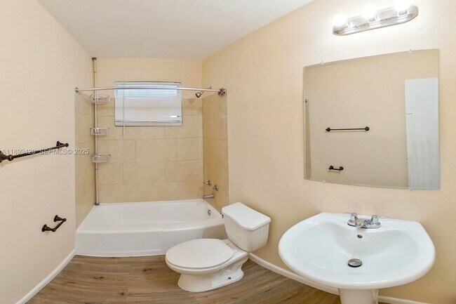 Building Photo - 135 NW 208th St