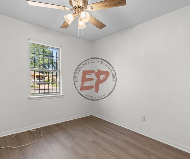 Building Photo - 2017 Broadway St