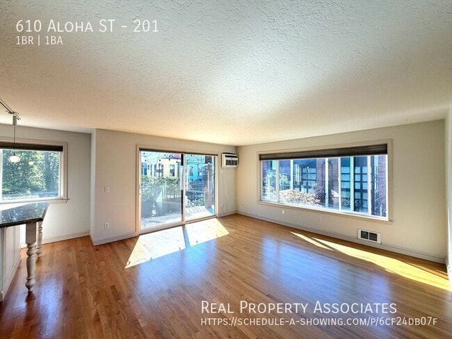 Building Photo - 610 Aloha St