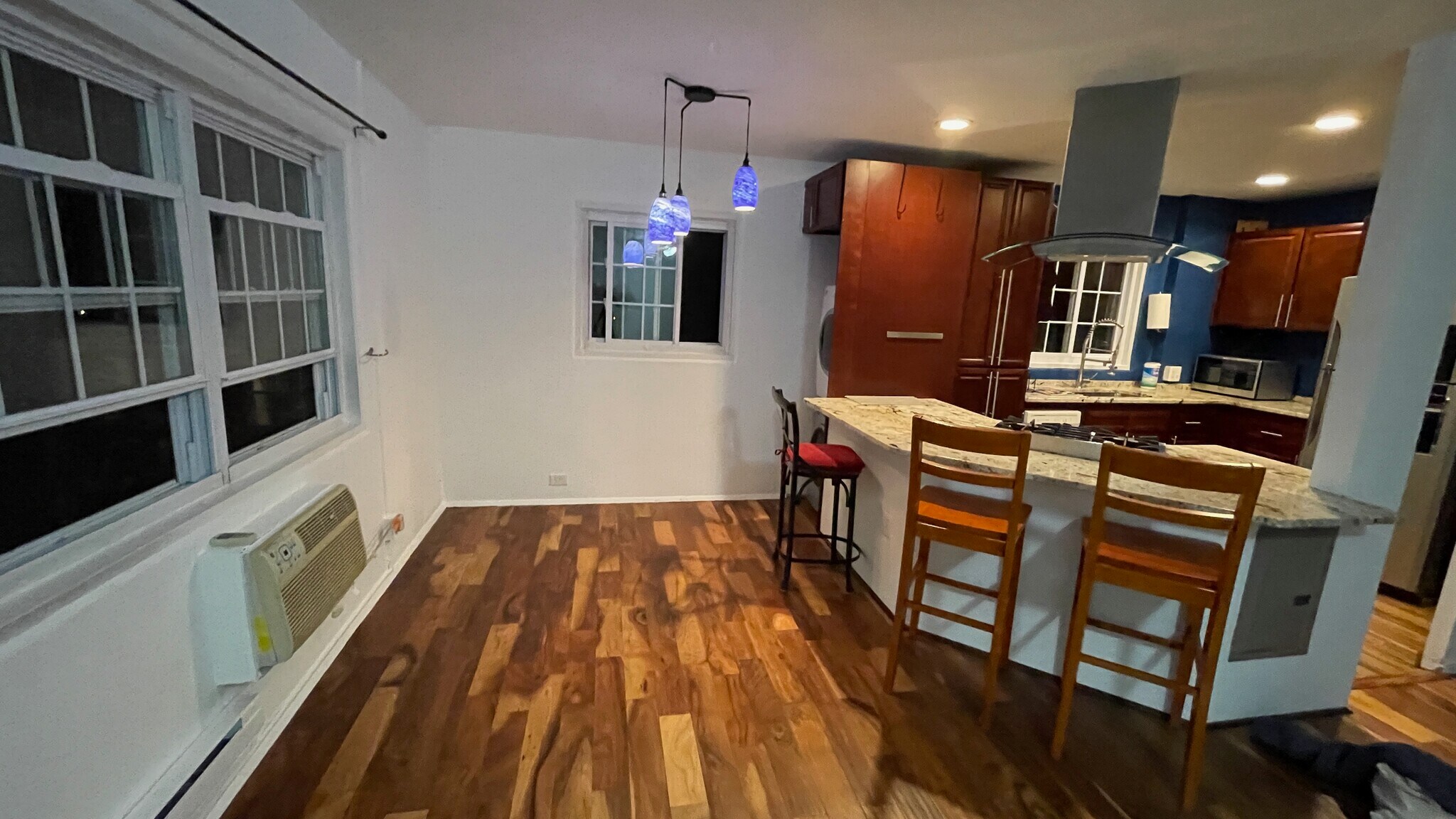 Building Photo - 3338 Valley Dr