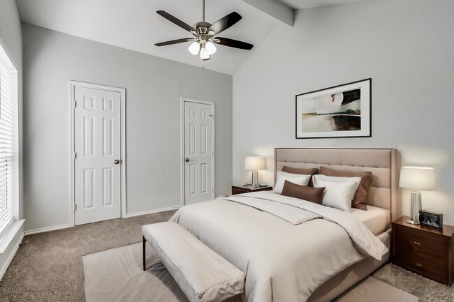 Building Photo - 2805 Meadow Park Dr