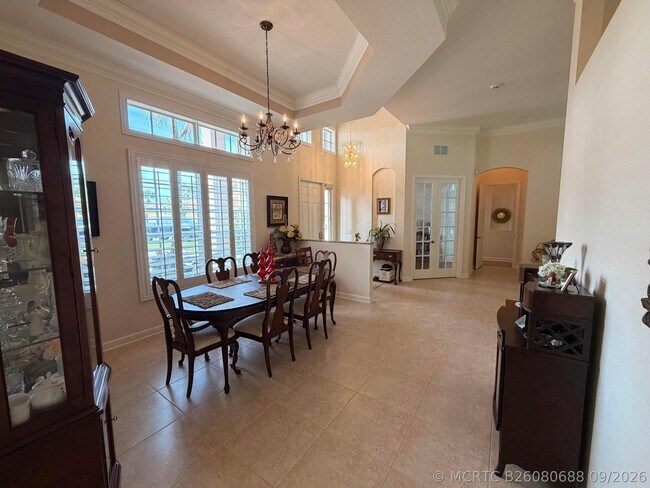 Building Photo - 403 NW Lyndhurst Ct