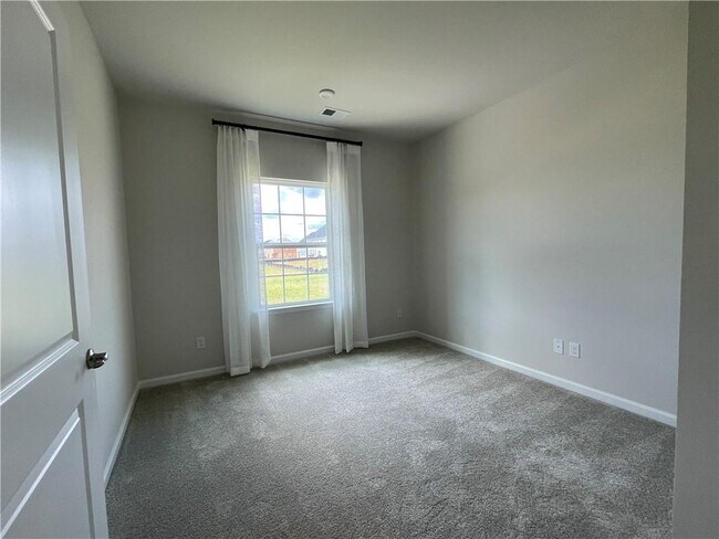 Building Photo - 105 Marchmont Dr