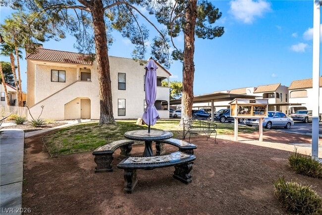 Building Photo - 511 Bass Dr