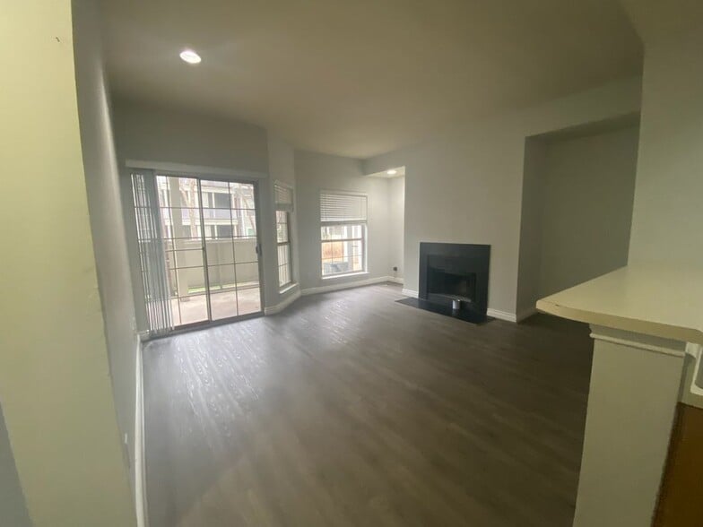 Building Photo - 12156 Penderview Terrace