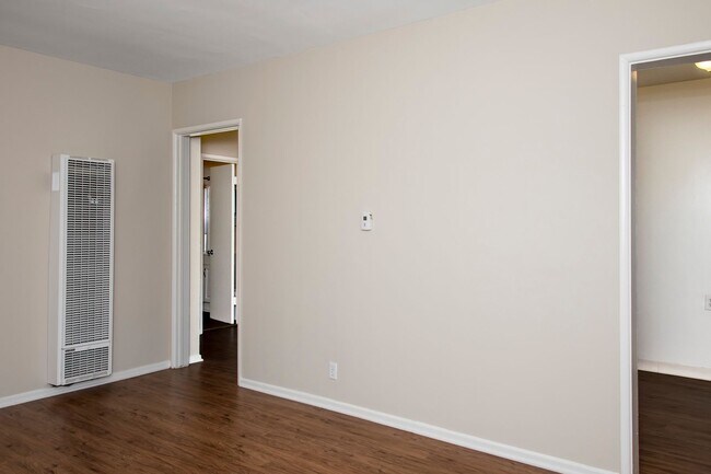 Building Photo - san63